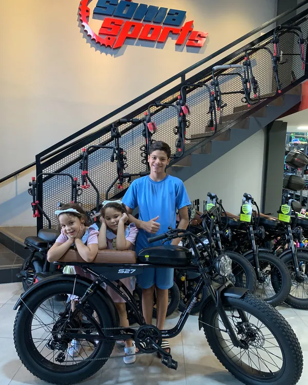 Família recebe bicicleta elétrica na Soma Sports